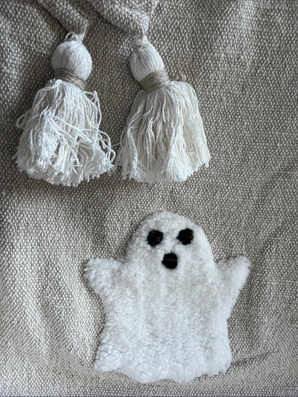 Rachel Zoe sand colored with white ghosts Plush Ghost Accent throw 50×70